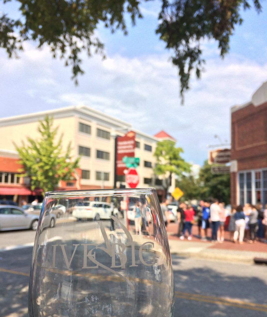 Submitted by Lauren V. Lauren’s glass traveled with her to Nashville, TN where she enjoyed indulging in the city’s incredible food scene. Here, Lauren waits in line for a delicious breakfast at the famous Pancake Pantry.